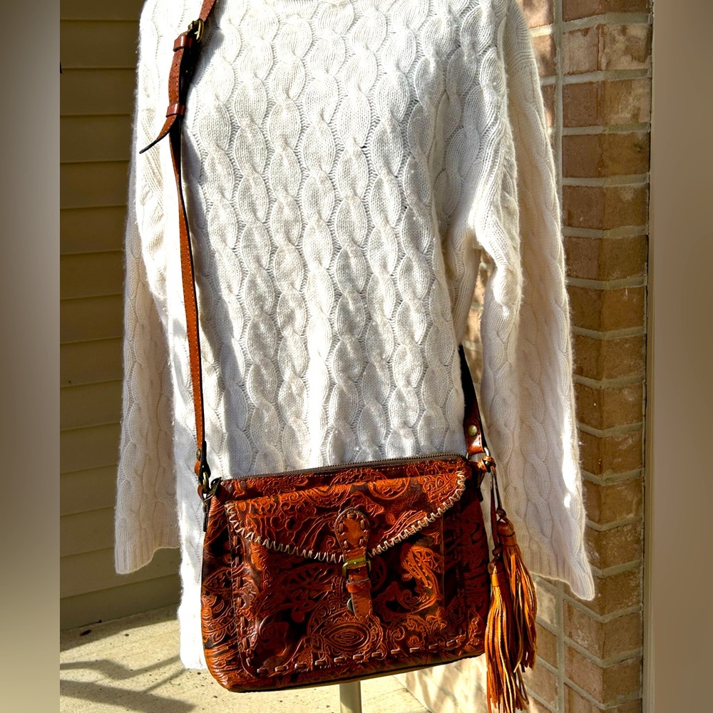 NWOT PATRICIA NASH crossbody Approx 11.5”x8.5”-2.5”deep Beautiful tooled leather